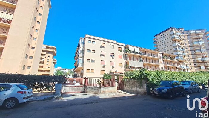 Appartamento con 8 locali in vendita in Via Santa Maria di Gesu, Palermo