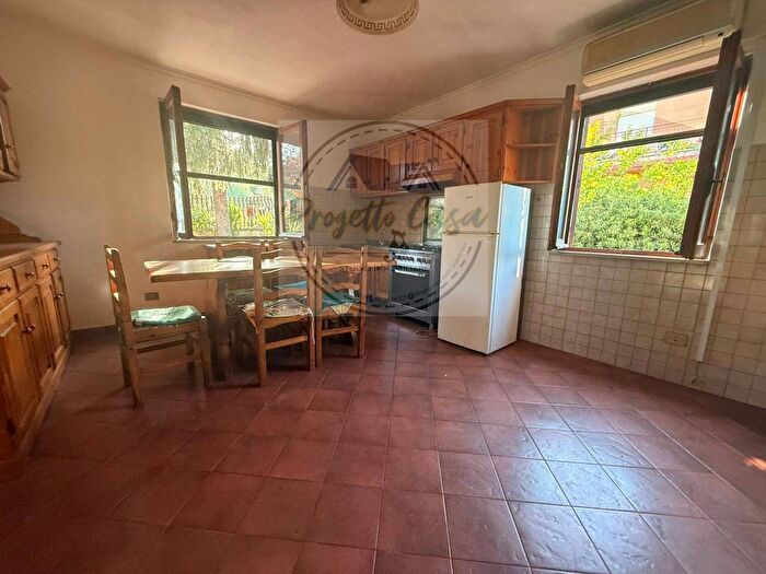 Appartamento bilocale in affitto in Via di Contrada San Pietro, Cinque Archi, Velletri