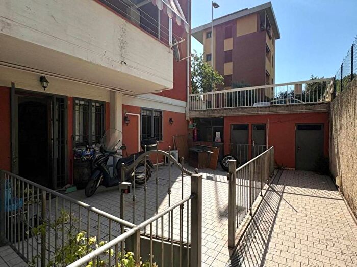 Appartamento trilocale in affitto in Cintoia Le Torri, Firenze