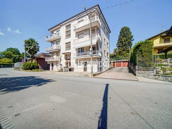 Appartamento trilocale in vendita in Via Aldo Moro, Biandronno
