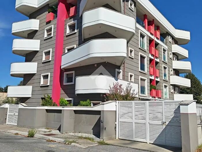 Appartamento trilocale in vendita in Via Domizia, Guidonia Montecelio