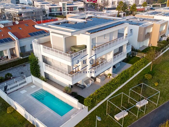 Appartamento trilocale in affitto in Via Liguria, Jesolo