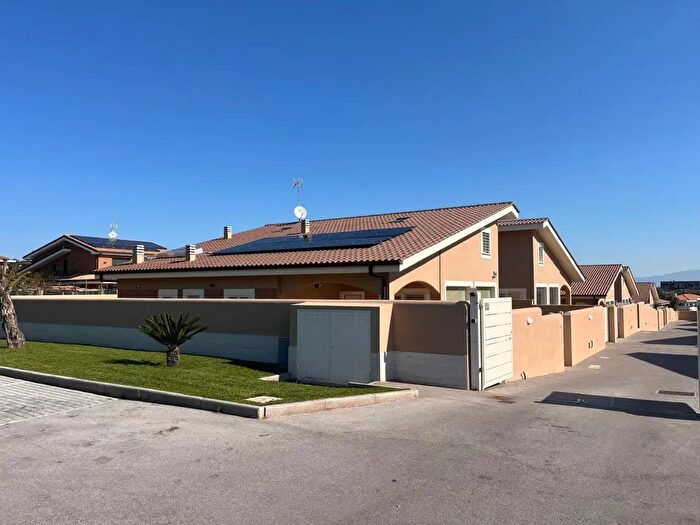 Casa con 5 locali in vendita in Via Miglioramento, Anzio