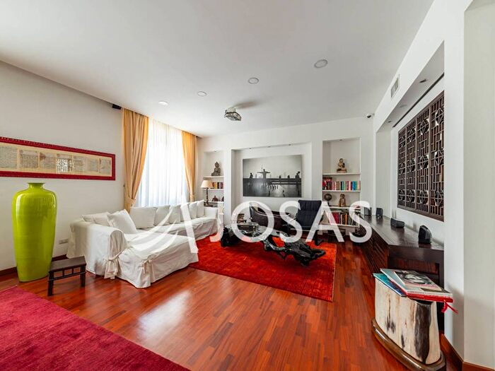 Appartamento con 5 locali in affitto in Via di Sant'Erasmo, San Giovanni, Roma