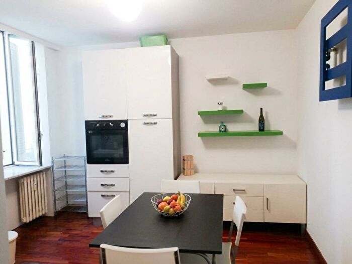 Appartamento bilocale in affitto in Via Gioacchino Rossini, Vomero, Napoli