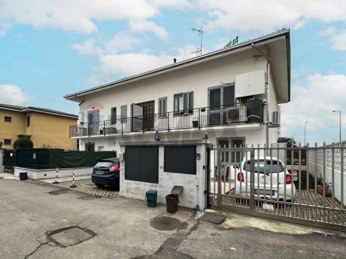 Appartamento trilocale in vendita in Via Berchet, Cinisello Balsamo