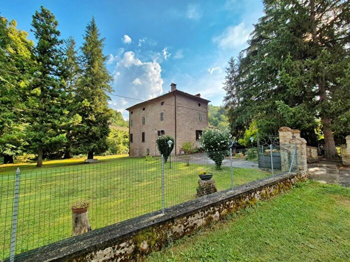Casa con 13 locali in vendita in Via Valle Acerreta, Marradi