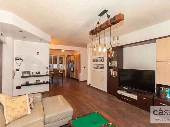 Appartamento trilocale in vendita in Via Nino Bixio, Varese