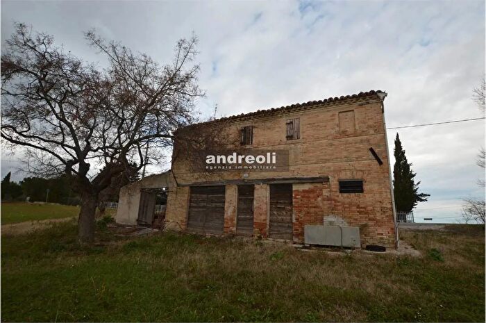 Casa con 5 locali in vendita in Jesi Montelatiero, Jesi