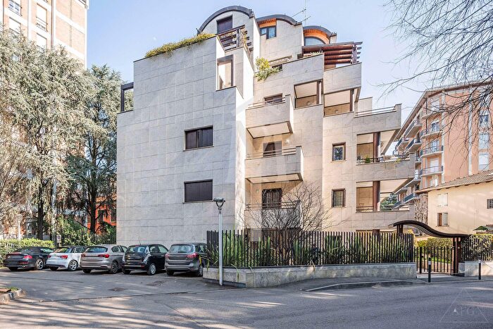 Appartamento quadrilocale in vendita in Via Francesco Cassoli, Reggio Emilia