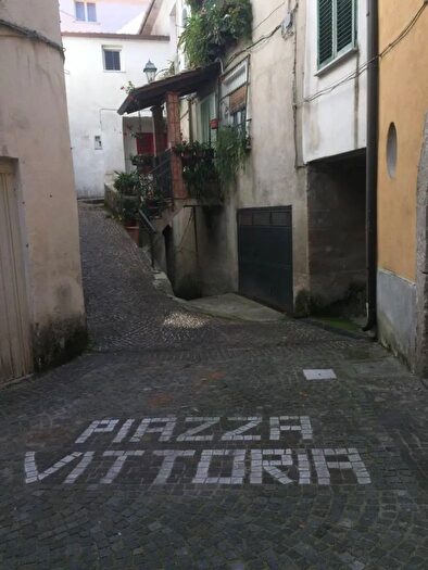 Casa quadrilocale in vendita in Caianello, Marzano Appio