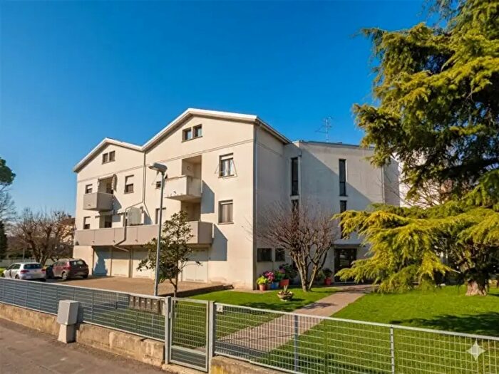 Appartamento trilocale in vendita in Via Ezio Vanoni, Torrile