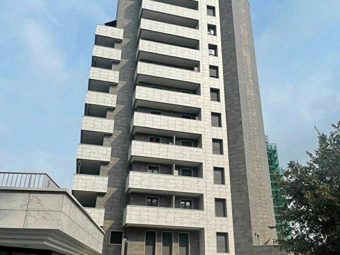 Appartamento trilocale in affitto in Viale Achille Papa, Portello Parco Vittoria, Milano