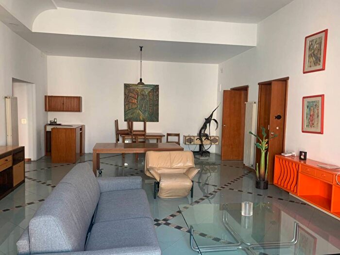 Appartamento con 5 locali in affitto in Centro, Castellammare di Stabia