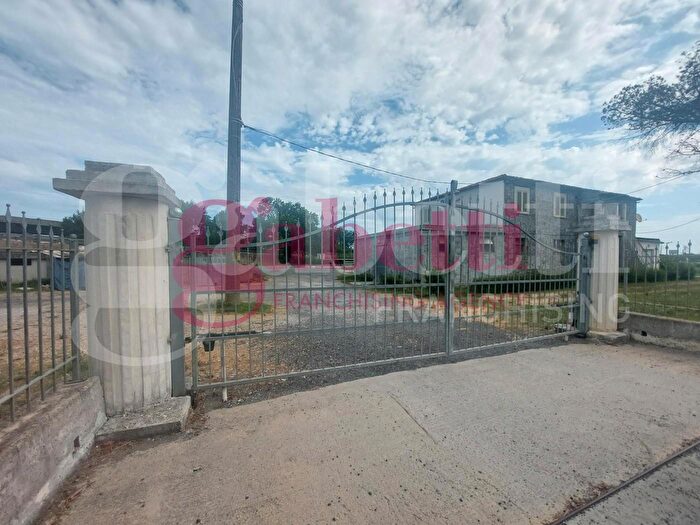 Casa con 5 locali in vendita in Via delle Colline, Collesalvetti