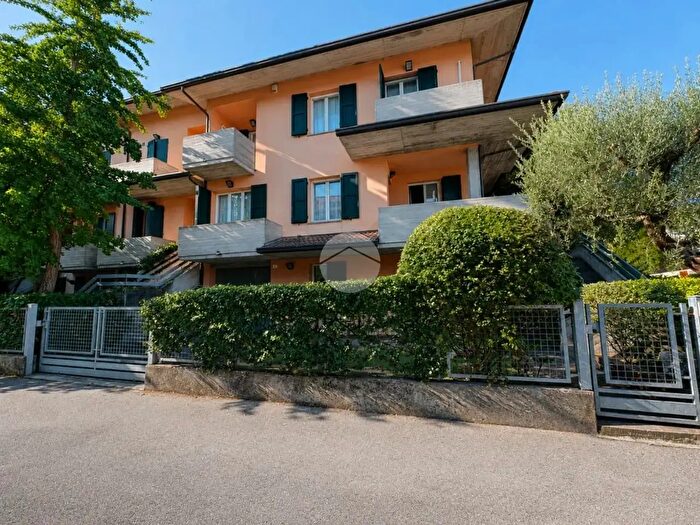 Casa quadrilocale in vendita in Via Franklin, Savignano Sul Rubicone