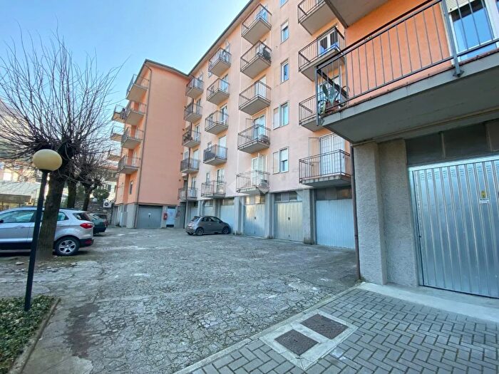 Appartamento trilocale in vendita in Via Giovanni Battista Moroni, Vercurago