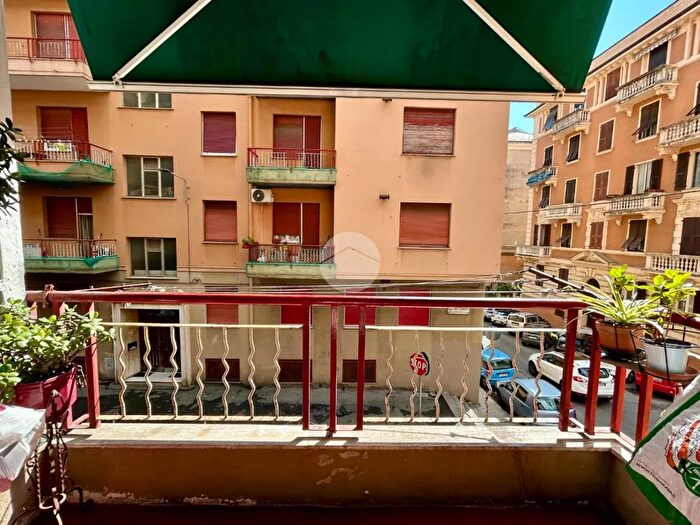 Appartamento con 5 locali in vendita in Via Fabrizio del Carretto, Genova