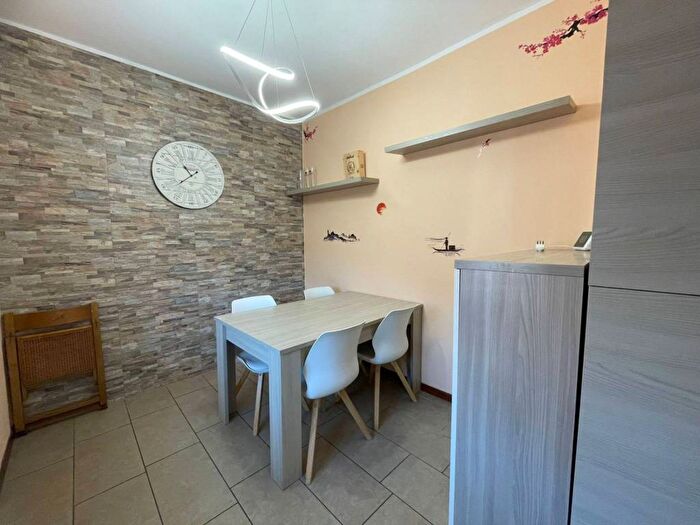 Appartamento trilocale in affitto in Via Santa Margherita, Centro, Brivio