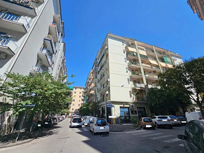 Appartamento trilocale in vendita in Salerno