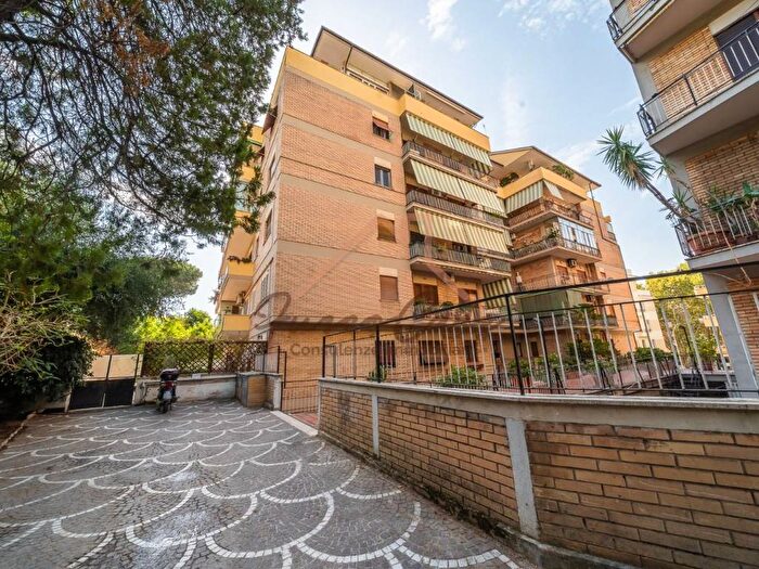 Appartamento trilocale in affitto in Via Francesco Massi, Monteverde Vecchio, Roma