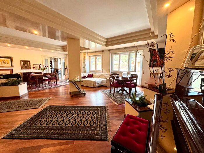 Appartamento con 5 locali in vendita in Via Lungolinea Pio Vi°, Terracina