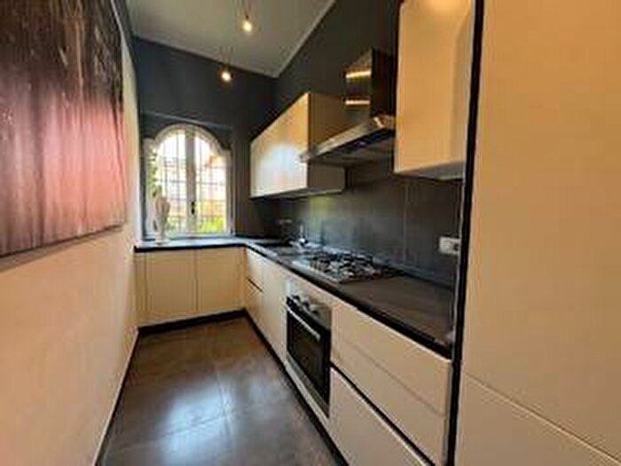 Appartamento quadrilocale in affitto in Via Cesare Battisti, Centro Storico, Modena