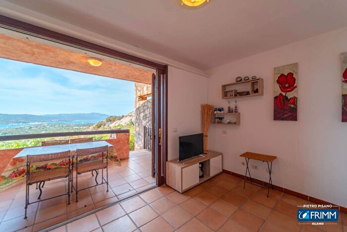 Appartamento trilocale in vendita in Via Stazzu Bide, Olbia