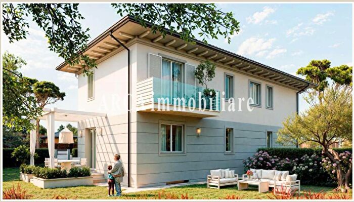 Casa quadrilocale in vendita in Pietrasanta