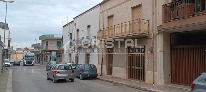 Casa con 6 locali in vendita in Via Santa Maria dei Miracoli, Andria