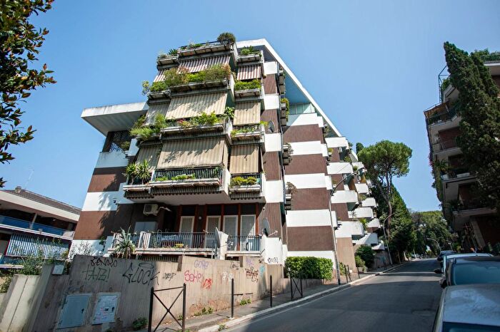 Appartamento trilocale in vendita in Via Gaetano Fuggetta, Roma