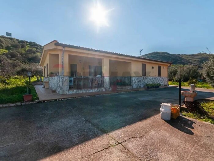 Casa quadrilocale in vendita in Strada Provinciale Snc, Bagheria