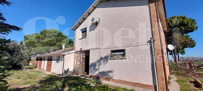 Casa con 10 locali in vendita in Mesola