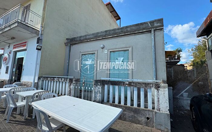 Appartamento trilocale in vendita in Via Lago Grande, Messina