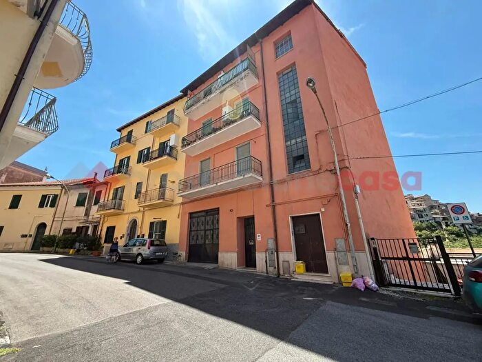 Appartamento trilocale in vendita in Via Umberto Primo, San Polo Dei Cavalieri