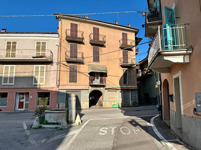 Appartamento con 5 locali in vendita in Via XX Settembre, Niella Tanaro