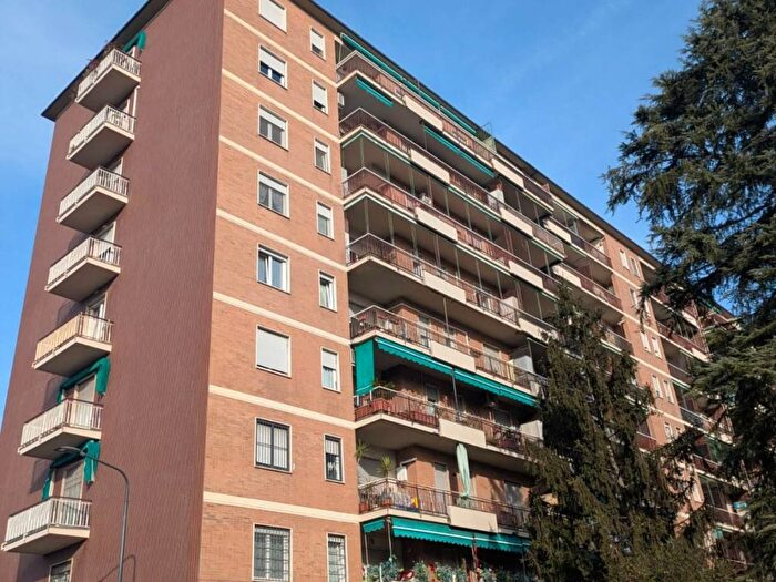 Appartamento trilocale in affitto in Via Gerolamo Forni, Comasina, Milano