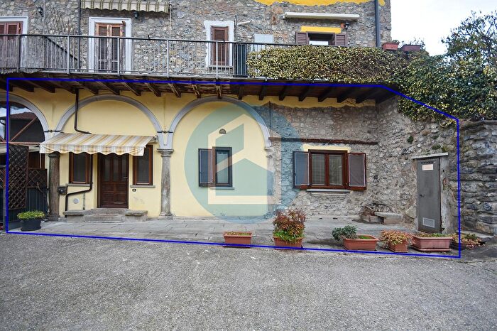 Appartamento bilocale in vendita in Via Dante Alighieri a, Endine Gaiano