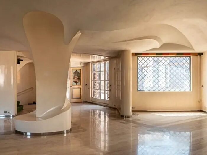 Appartamento con 6 locali in vendita in Via Serchio, Roma