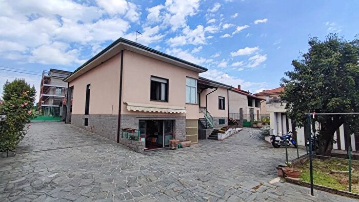 Case in Vendita e in Affitto - 2