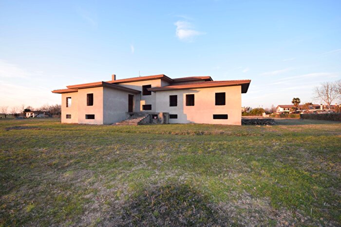 Casa con 5 locali in vendita in Via Luigi Piron, Piove Di Sacco