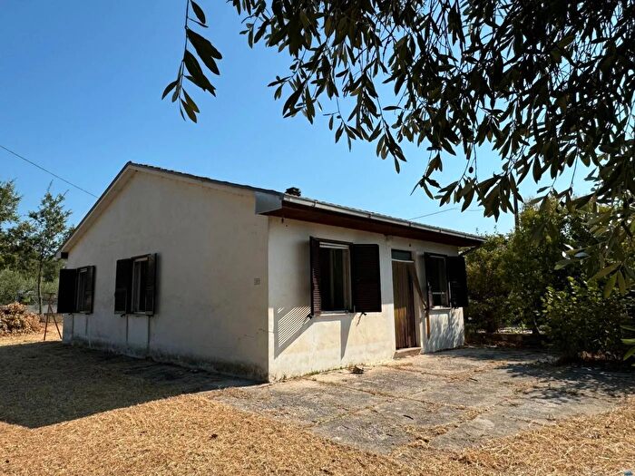 Casa quadrilocale in vendita in Via SelvaColfelice, Colfelice