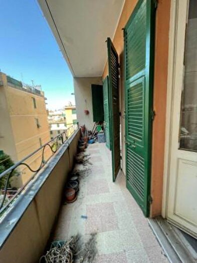 Appartamento quadrilocale in vendita in Via Sparta, Genova