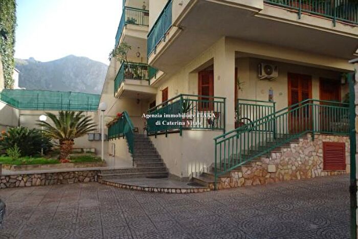 Appartamento con 5 locali in vendita in Viale Europa, Villabate