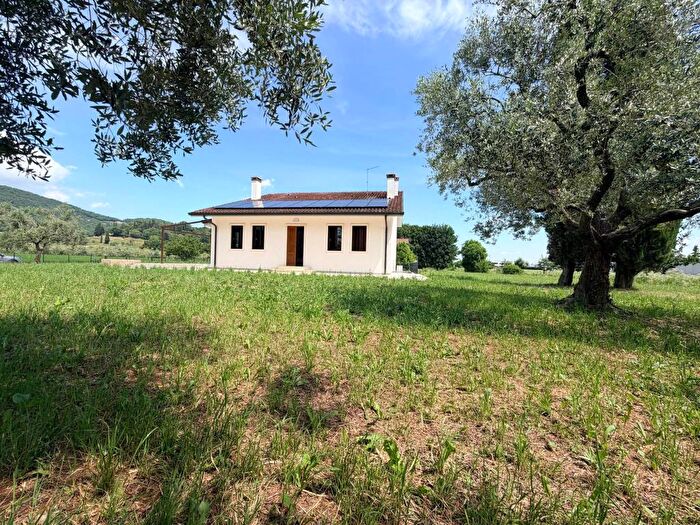 Casa con 6 locali in affitto in Castegnero Nanto