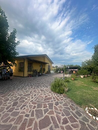 Casa con 8 locali in vendita in Rovigo