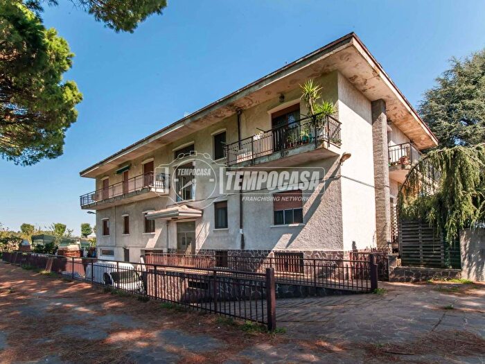 Appartamento quadrilocale in vendita in Via Caduti Della Liberazione, Uboldo