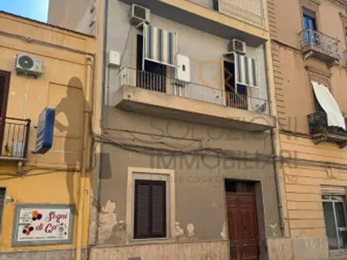 Appartamento con 6 locali in affitto in Via Nino Bixio, Trapani