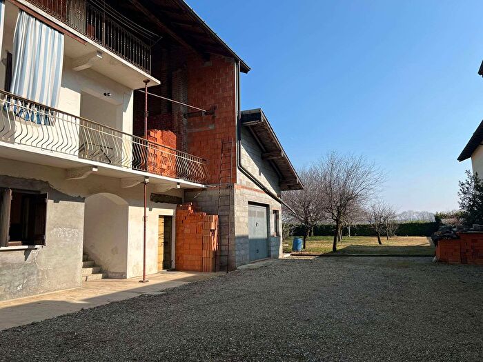 Casa trilocale in vendita in Via Arona, Suno