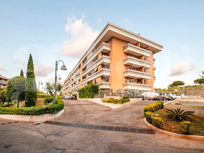 Appartamento trilocale in vendita in Viale Italo Calvino, Roma